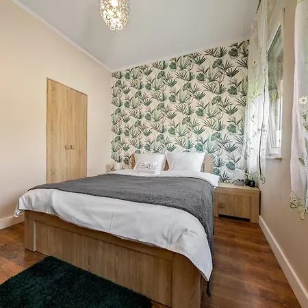 Escape With Garden By Bookinghost Appartement Wrocław